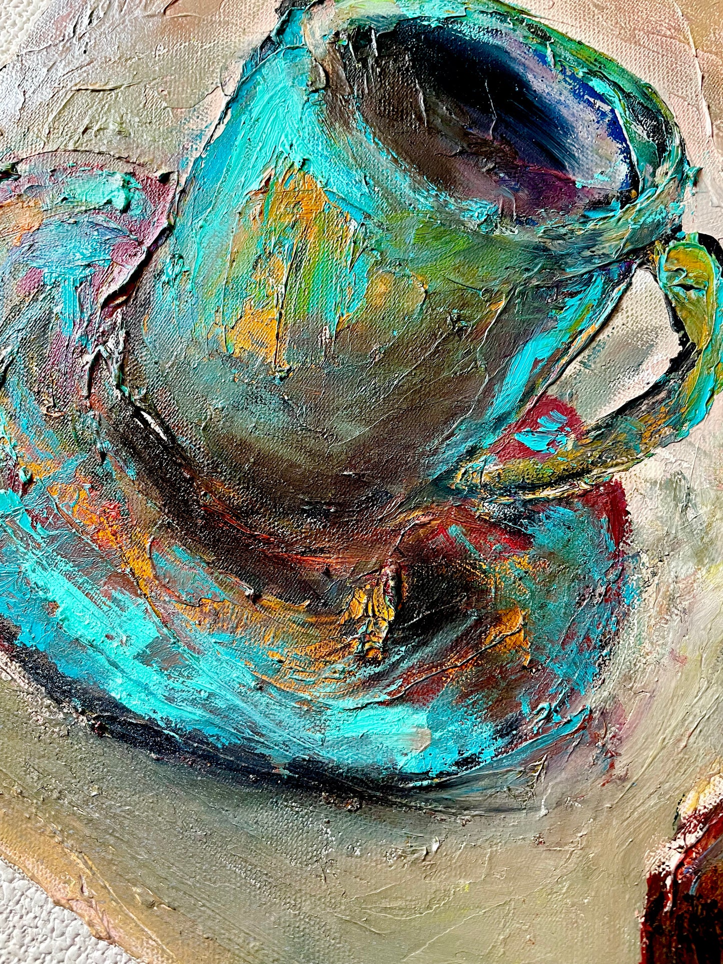 マカロンと赤いティーポット